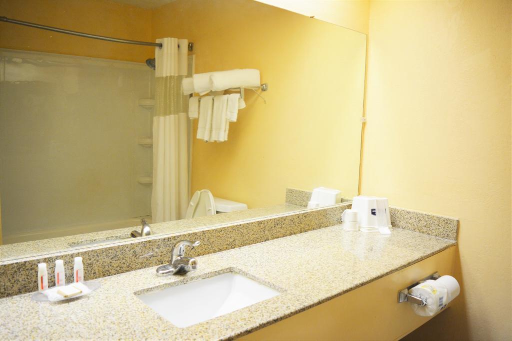 Quality Inn Техаркана Экстерьер фото